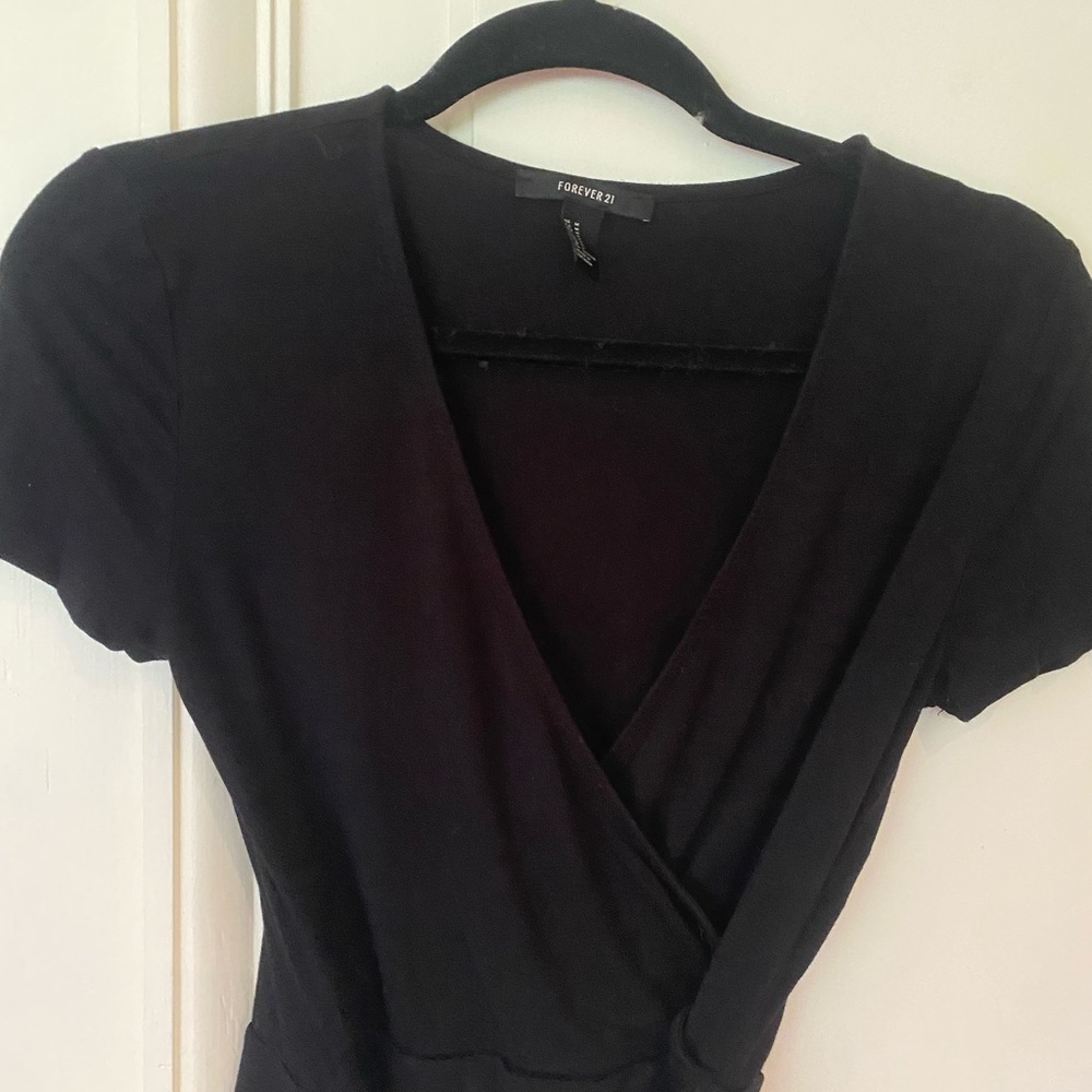 Forever 21 Black Cropped Wrap Around Tie Waist Top Black Tshirt